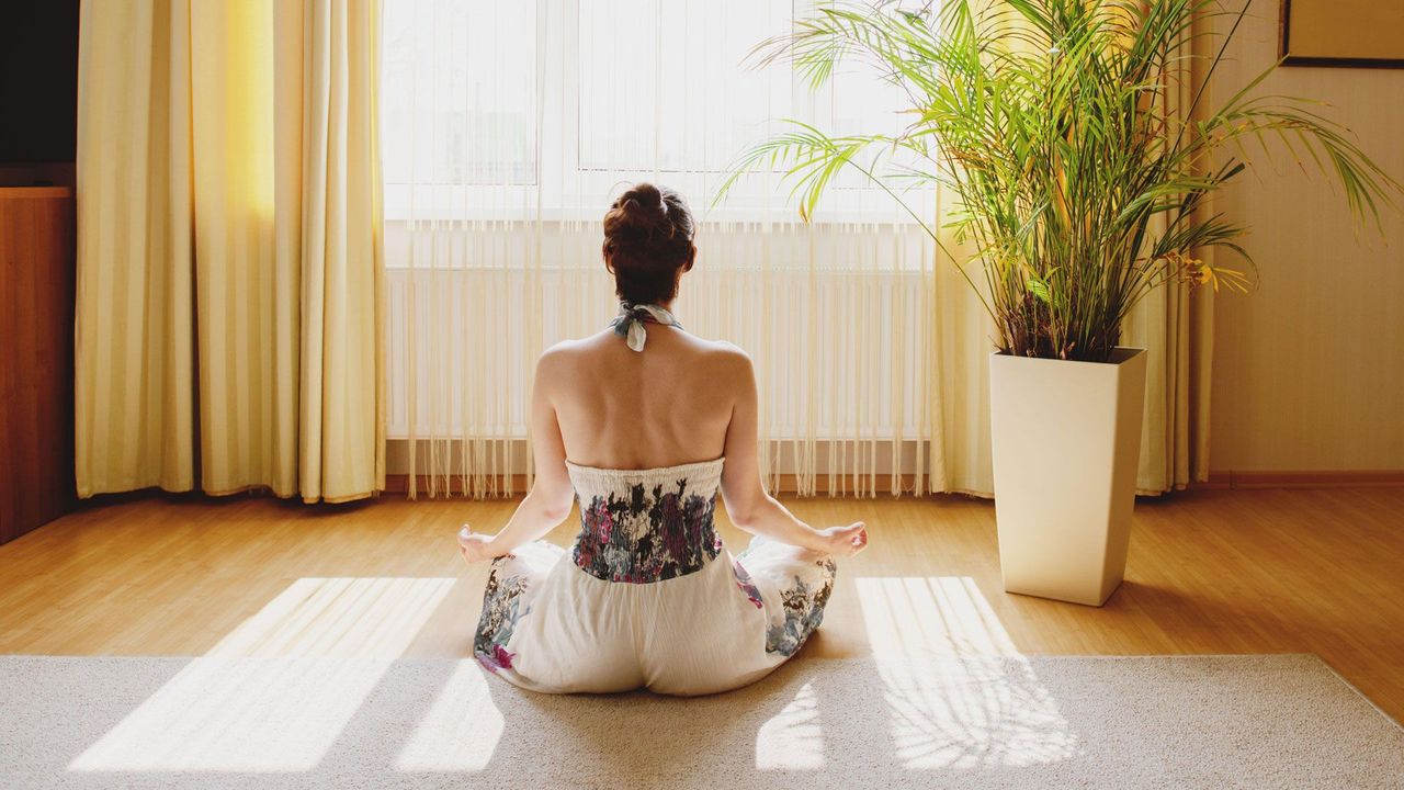 The Practice of Mindfulness in the Bath: Discovering the Potential for Self-Acceptance and Emotional Balance in Water